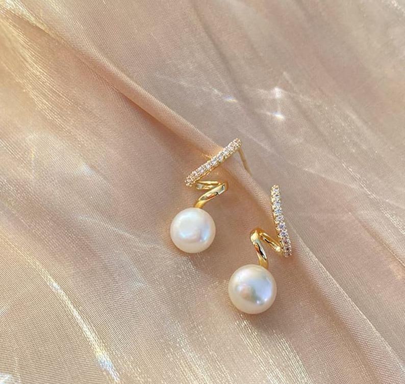 Beautiful Zig Zag Pearl Tops