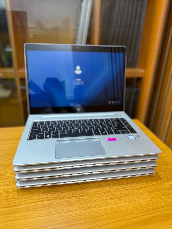 HP Elitebook 840 G5 Touchscreen
Intel Core i7-8550U @1.8Ghz / 4.0Ghz 
16gb ram 
512gb ssd
Backlit Keyboard
1920x1080 13” FHD Display
8th generation