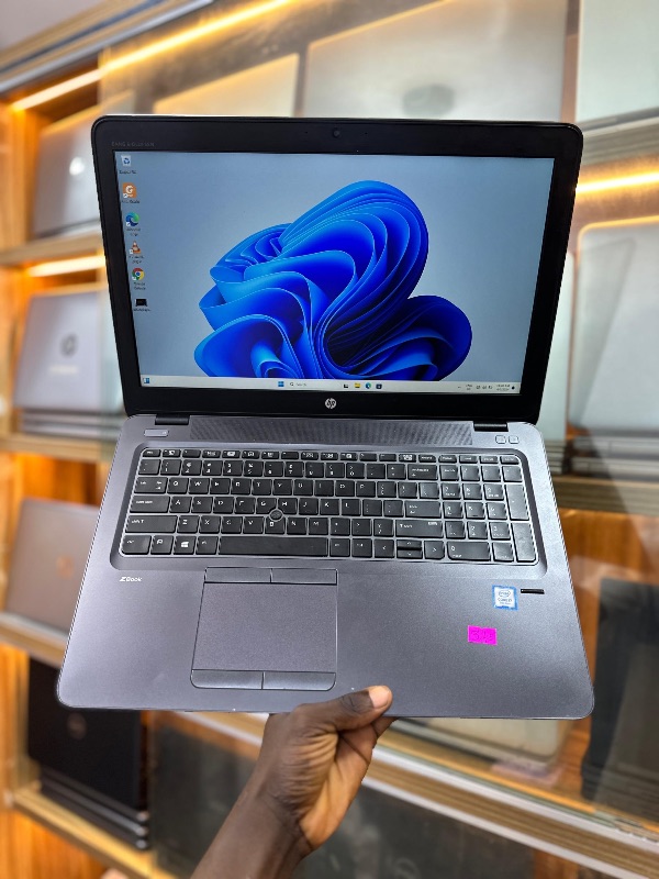 HP Zbook 15U g4
Intel Core i7-7500U @ 2.7Ghz
16gb ram; 512gb ssd
2gb AMD Firepro W4190M Dedicated graphics
Backlit Keyboard
1920x1080 15.6” FHD Display