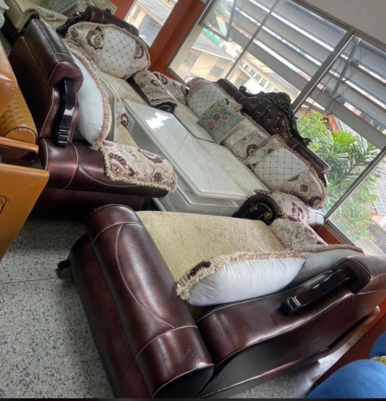 7 seater Royal Sofa set
1+1+2+3