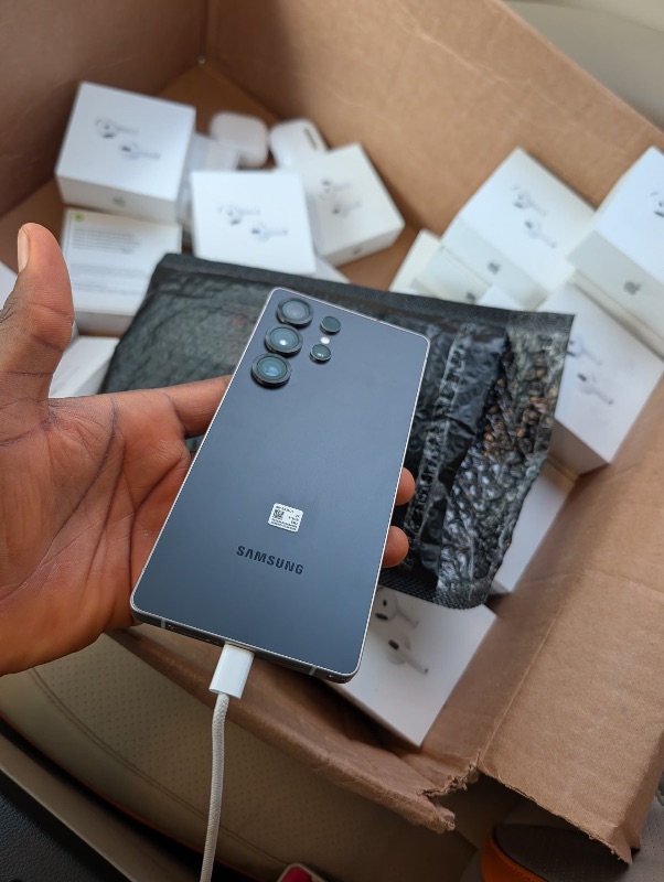 Samsung S25 Ultra 5G
512GB
Single SIM + Esim