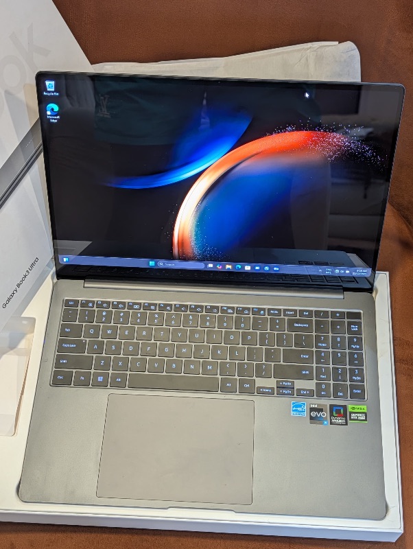 SAMSUNG Galaxy Book3 Ultra
16" WQXGA+ AMOLED Display 
13th Gen–Intel i9-13900H
32GB RAM / 1TB SSD
NVIDIA GeForce RTX 4070
8GB Dedicated Graphics 
Fingerprint Scanner 
Backlit Keyboard 
Boxed with Charger