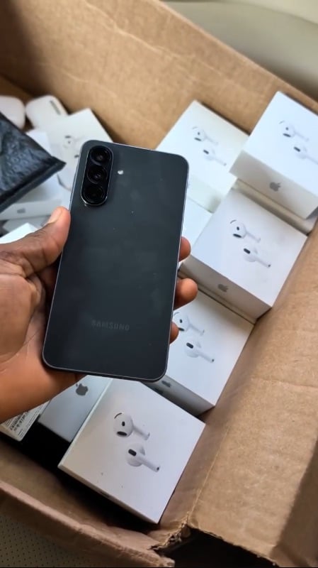 Samsung A56 5G
256GB
Single SIM + Esim