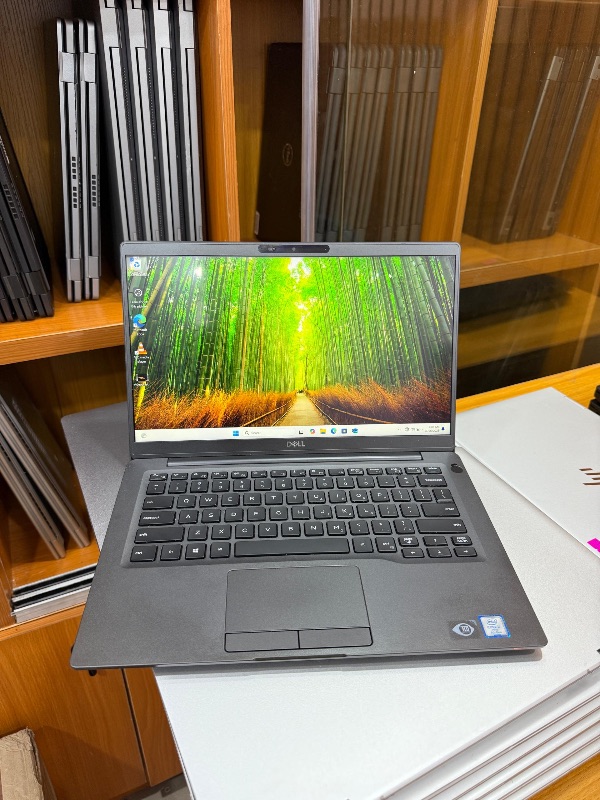 HP EliteBook X360 1040 G8
Intel Core i7-1185G7 @ 3.00 GHz
*11th generation (Quad Core; 8 CPU)*
16gb RAM 512gb SSD
*Touchscreen & convertible to tablet*
*Keyboard light*
*Fingerprint Scanner*
*Face ID*
*14" Full HD Display*
