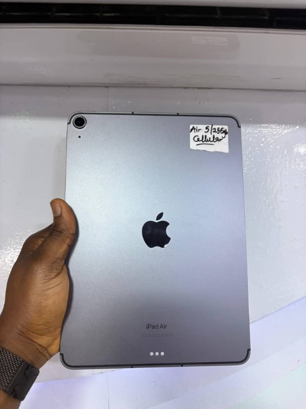 Used IPad Air 5 256Gb WiFi & Cellular