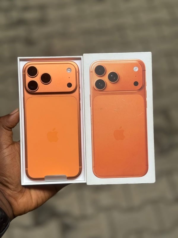 Open Box 17pro max 512GB Physical + eSIM  100🔋CC:0