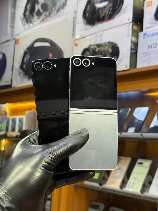 Samsung Z Flip 7 FE 256GB Factory Unlocked 

Samsung Z Flip 6 512GB Factory Unlocked