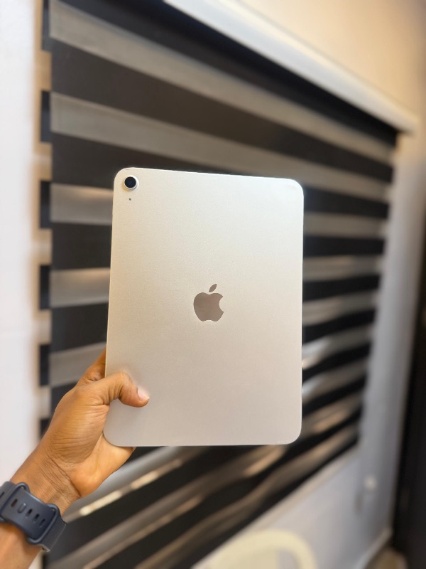 iPad A16 128GB 
WiFi only