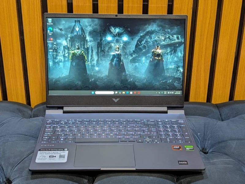 HP Victus 15
15.6" 144Hz FHD Display
14th Gen-AMD RYZEN 5 8645HS 
32GB RAM / 512GB SSD
NVIDIA RTX 4050
6GB Dedicated Graphics 
Backlit Keyboard 
Laptop and Charger