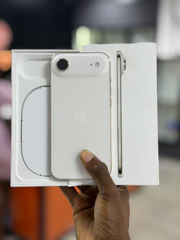 New iPhone Air 512GB Gold Unlocked 🇺🇸 
12MonthsWarranty 0cc