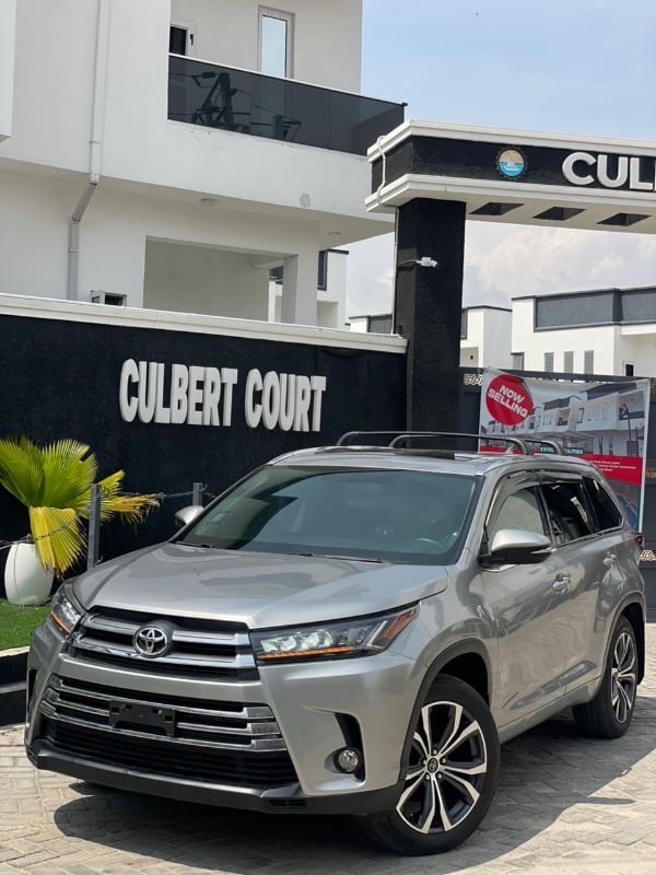 2016  TOYOTA Highlander