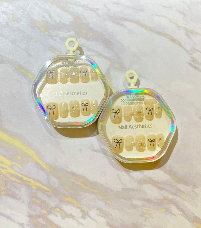 Kuku Palsu Tekan (Seri Senyum Memikat / 95 # Simpul Lembut)