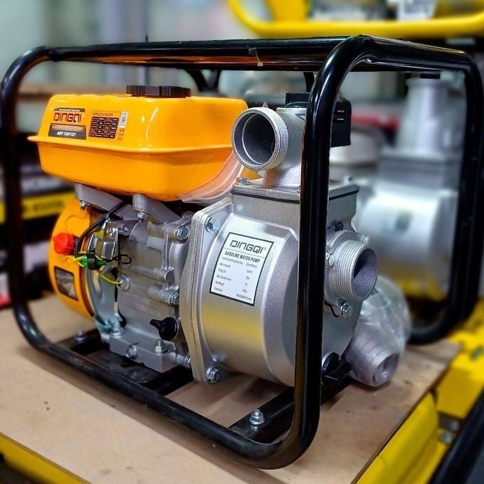 Motopompe à essence 4 temps, puissance du moteur 5,5 CV (Horsepower).