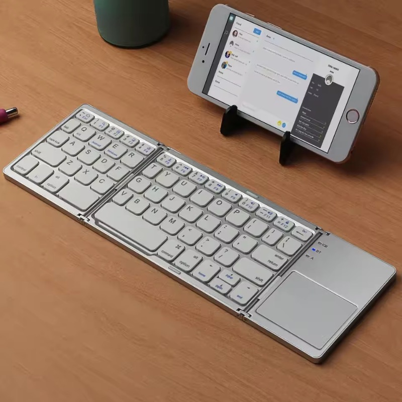 clavier Bluetooth pliable avec pavé tactile.