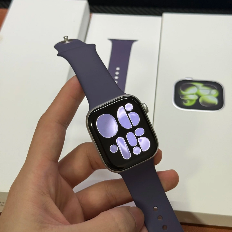 Apple Watch Series 11
(42 mm)