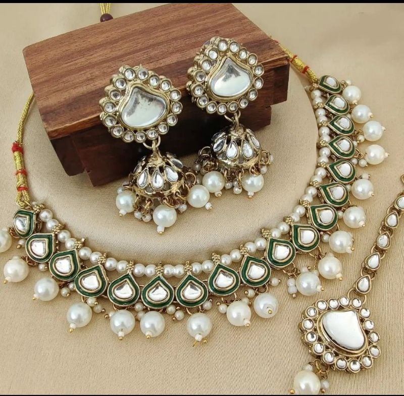 Latest Stylish Fancy Choker Necklace Set-SB008