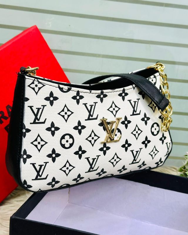 LADIES PURSE