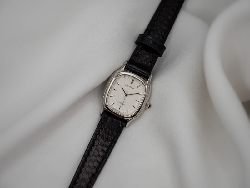 [LADIES] VINTAGE SEIKO EXCELINE FROSTED ELLIPSE WATCH