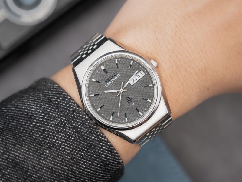 VINTAGE SEIKO KING QUARTZ WATCH