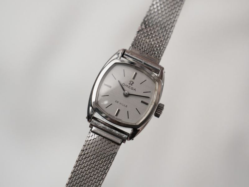 [LADIES] VINTAGE OMEGA DE VILLE MANUAL WINDING WATCH