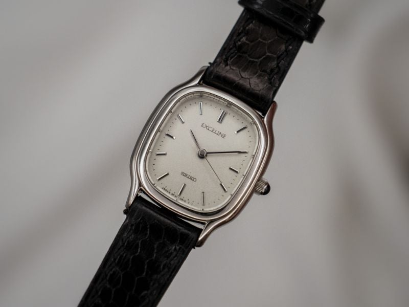 [LADIES] VINTAGE SEIKO EXCELINE FROSTED ELLIPSE WATCH