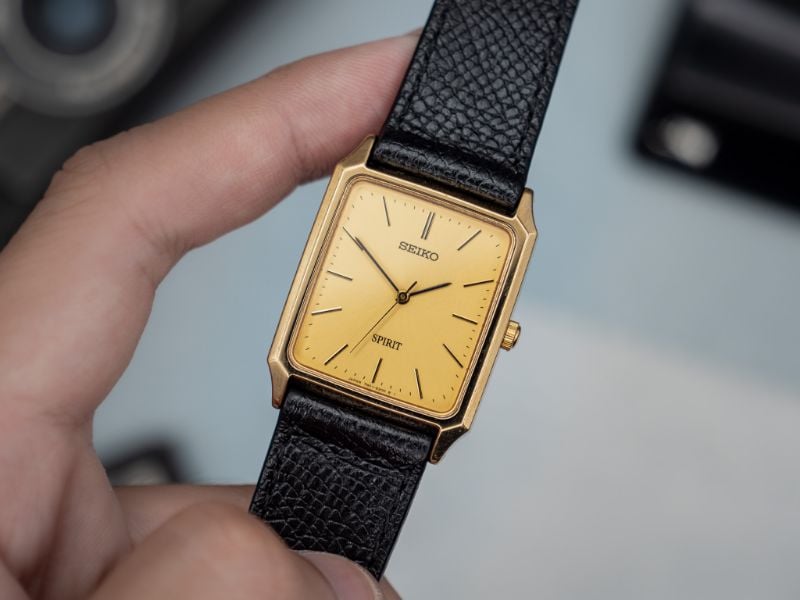 VINTAGE SEIKO SPIRIT TANK WATCH