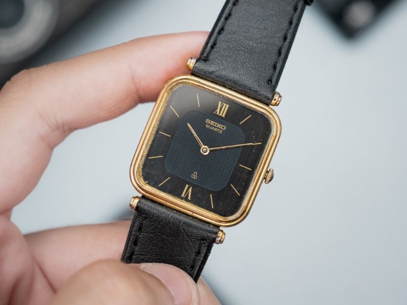 VINTAGE SEIKO CHARIOT GOLD-PLATED TANK WATCH