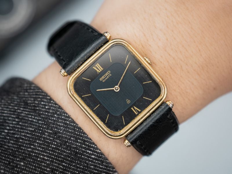 VINTAGE SEIKO CHARIOT GOLD-PLATED TANK WATCH