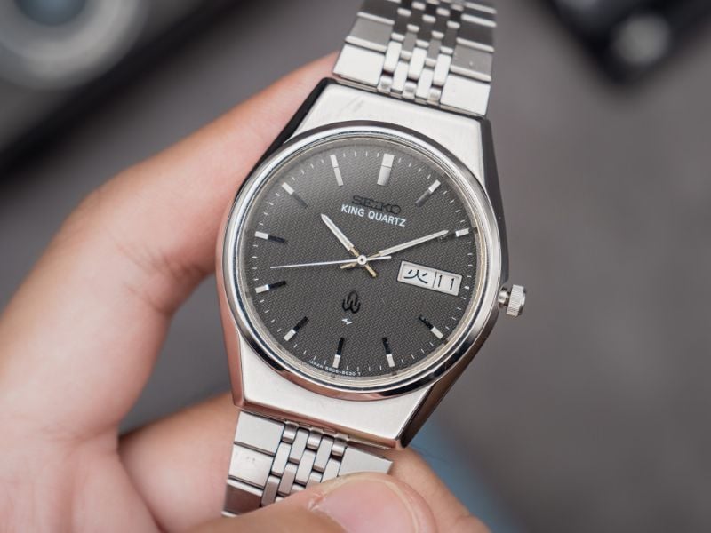 VINTAGE SEIKO KING QUARTZ WATCH