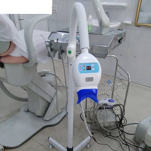 Đèn tẩy trắng di động 4 bánh