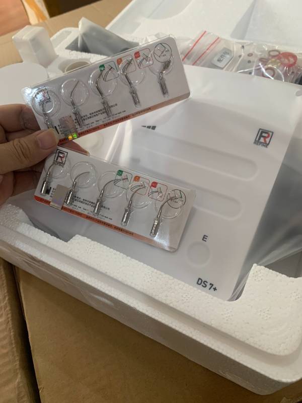 Máy cạo vôi răng MaxPiezo 7+