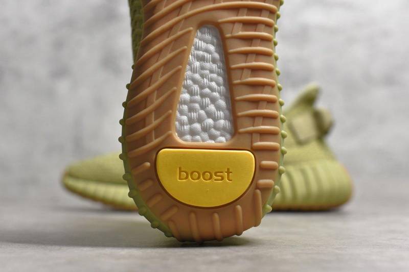 Adidas Yeezy Boost 350 V2
Sulfur