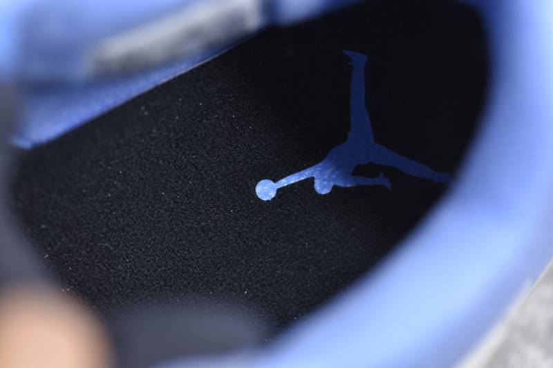 Jordan 4 Retro
University Blue