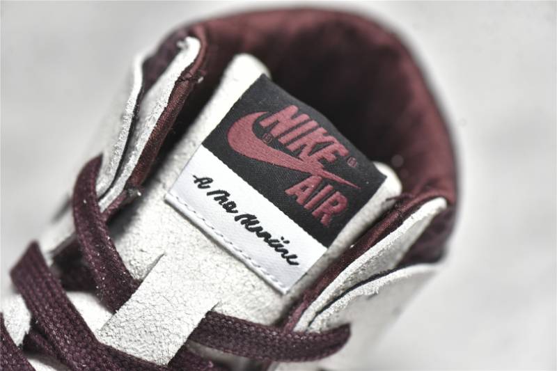 Jordan 1 Retro High OG
A Ma Maniére