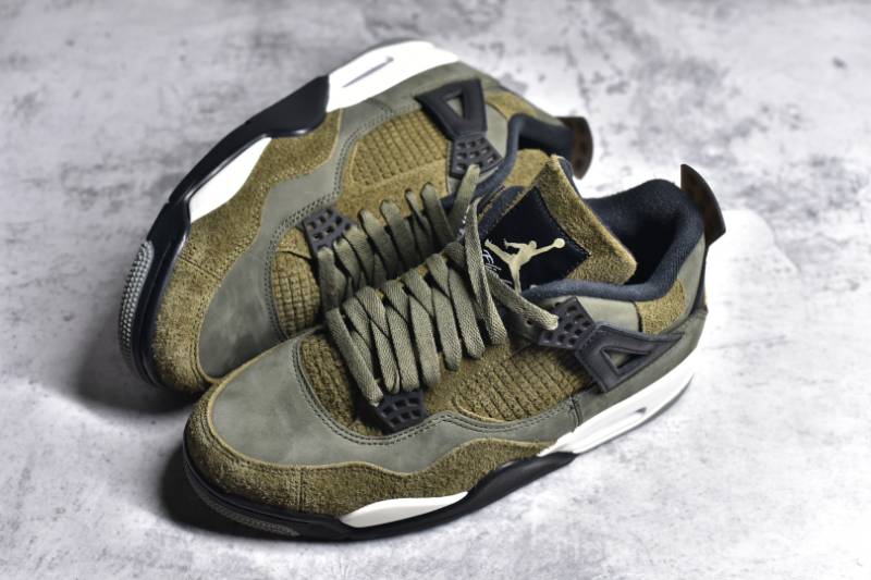 Jordan 4 Retro SE
Craft Medium Olive