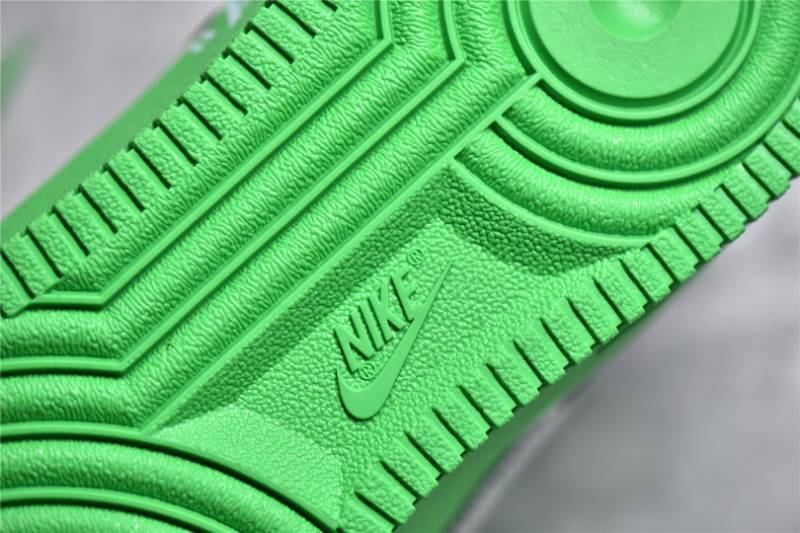 Nike Air Force 1 Low
Off-White Brooklyn