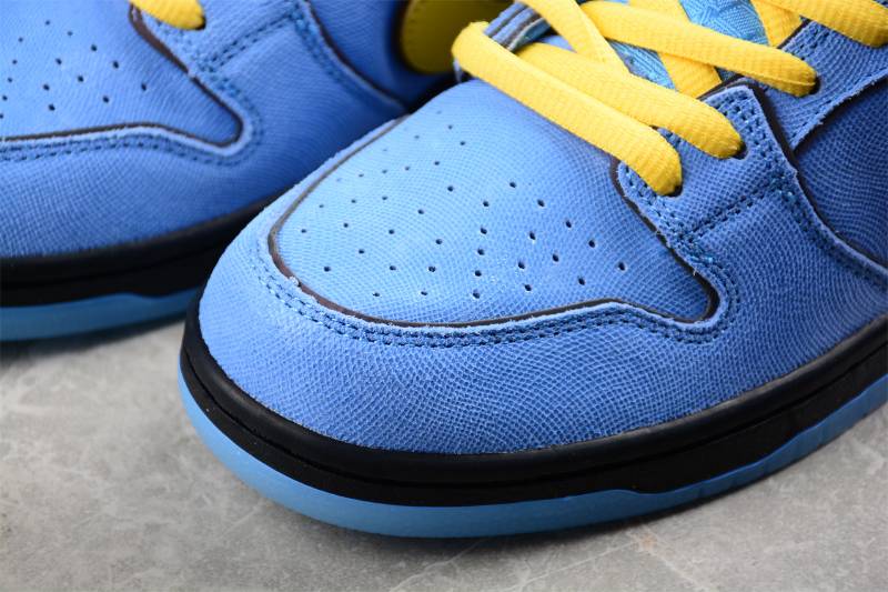 Nike SB Dunk Low
The Powerpuff Girls Bubbles (lindinha)