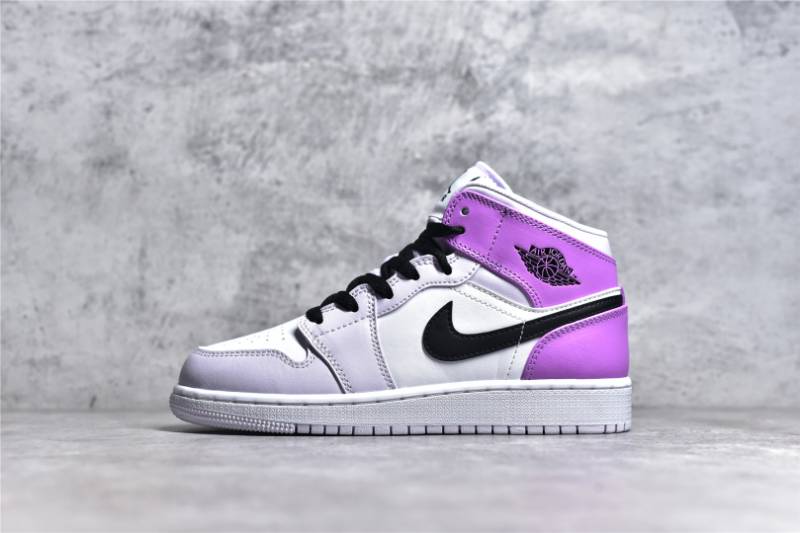Jordan 1 Mid
Barely Grape