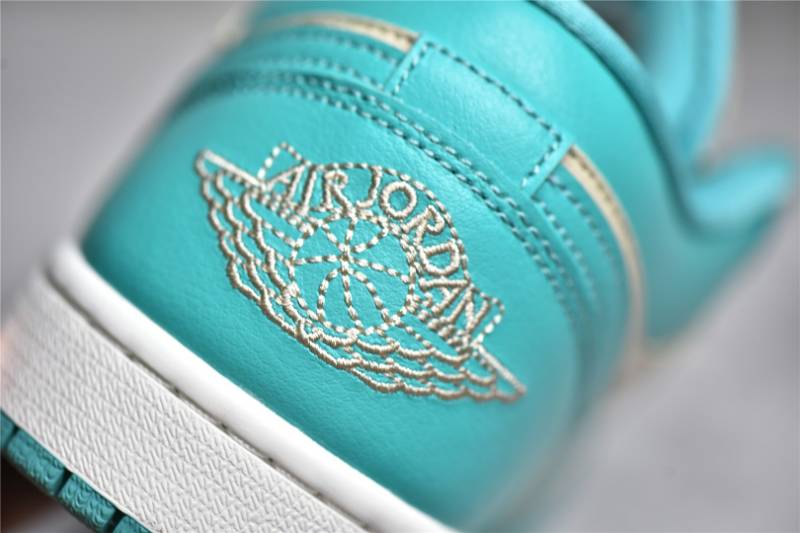 Jordan 1 Low
Tropical Teal