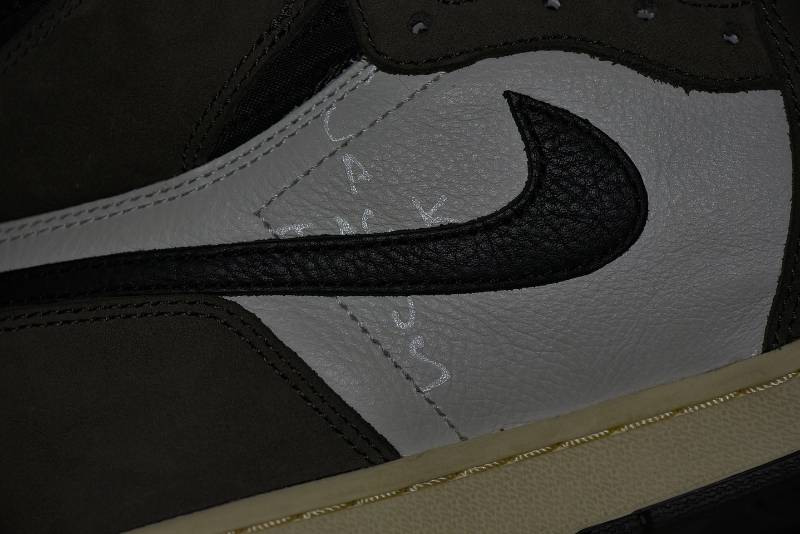 Jordan 1 Retro High OG SP
Travis Scott Mocha