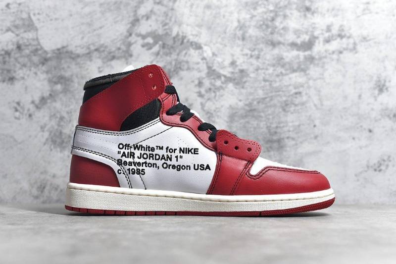 Jordan 1 Retro High
Off-White Chicago