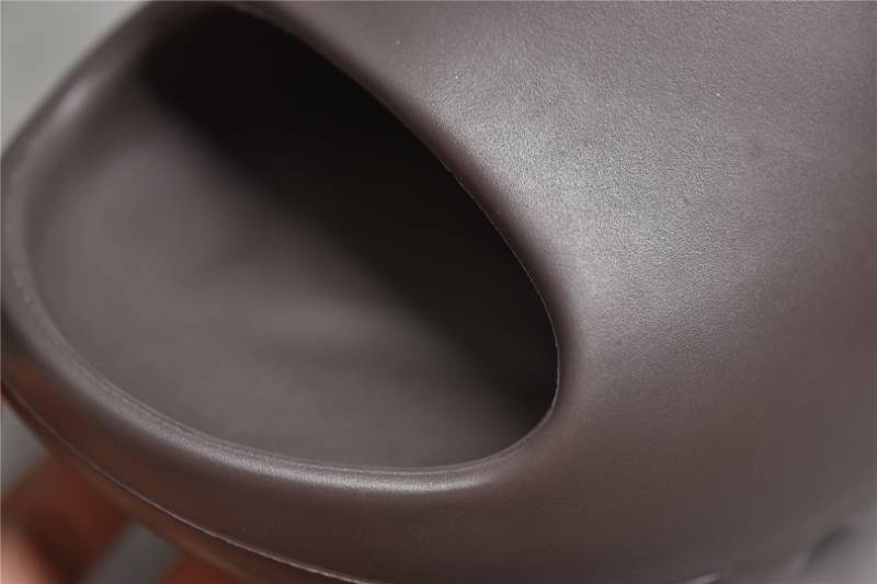 Adidas Yeezy Slide
Soot