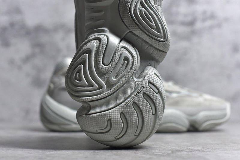 Adidas Yeezy 500
Salt