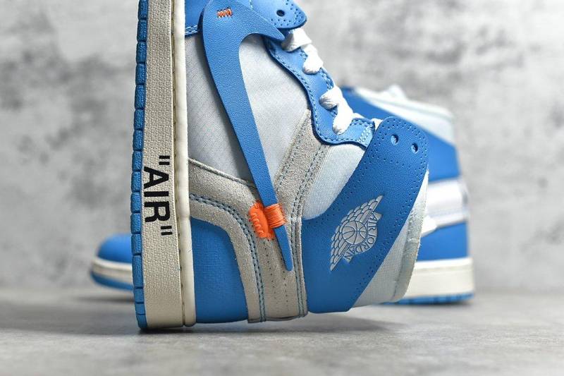 Jordan 1 Retro High
Off-White University Blue