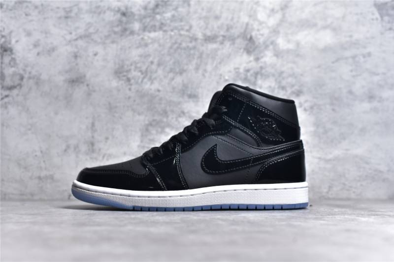 Jordan 1 Mid SE
Space Jam