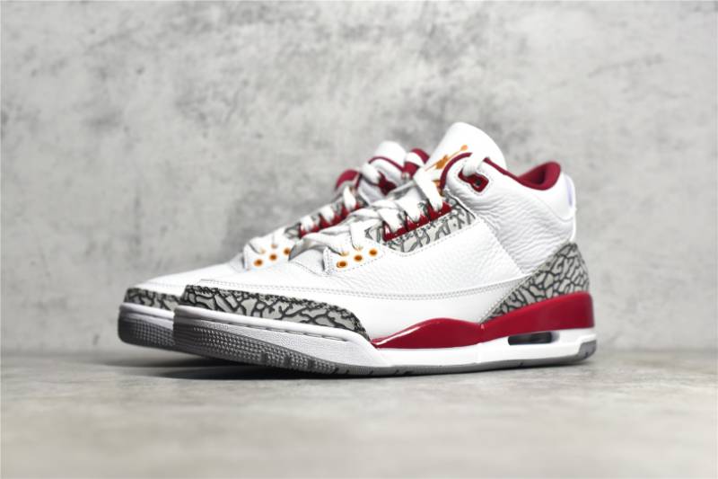 Jordan 3 Retro
Fire Red