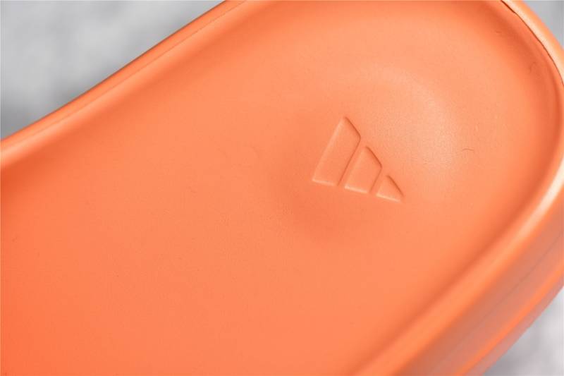 Adidas Yeezy Slide
Enflame Orange