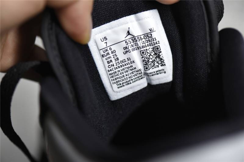 Jordan 1 Low
Shadow Toe