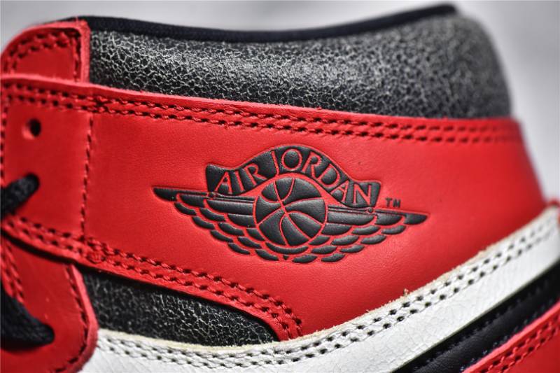 Jordan 1 Retro High OG
Chicago Lost and Found