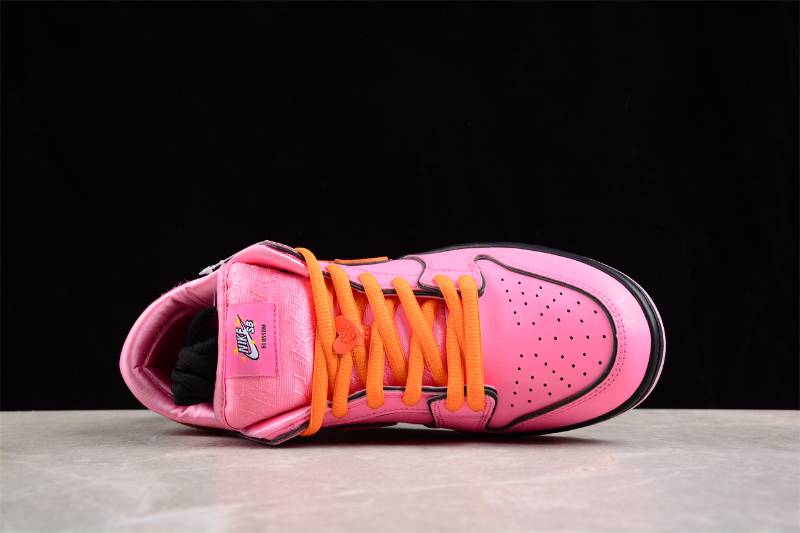 Nike SB Dunk Low
The Powerpuff Girls Blossom (florzinha)